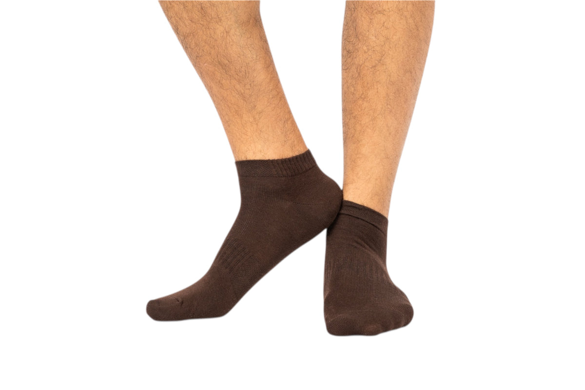 #513328 / #975330 / #000000